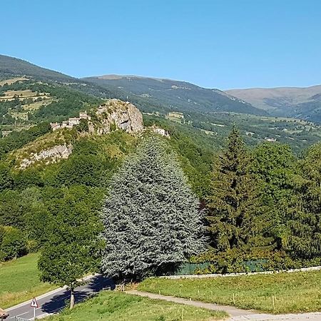 El Mussol De La Vila Camprodon, Balconets Amb Vistes A La Placa Eksteriør billede