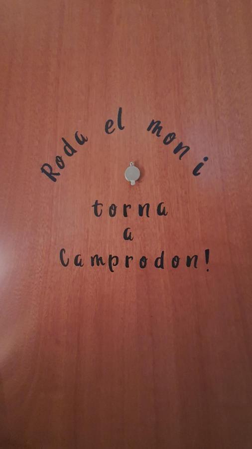 El Mussol De La Vila Camprodon, Balconets Amb Vistes A La Placa Eksteriør billede