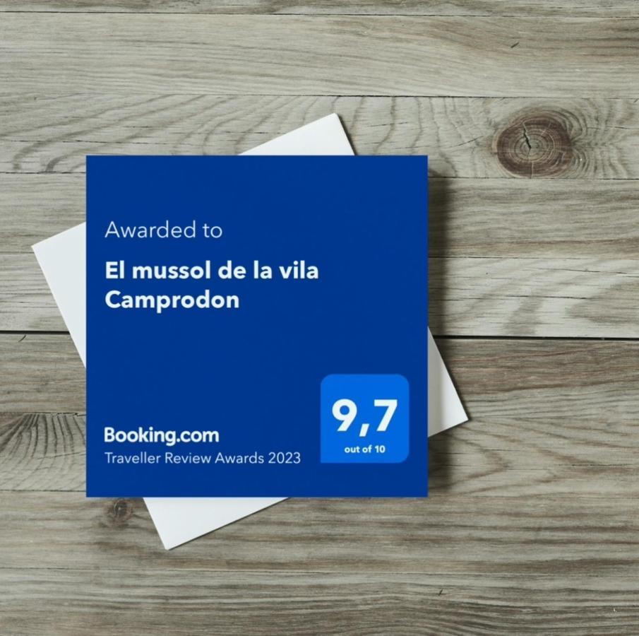El Mussol De La Vila Camprodon, Balconets Amb Vistes A La Placa Eksteriør billede